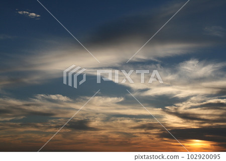 Setting sun 102920095