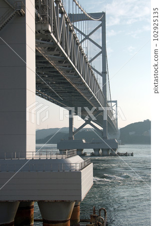 從淡路島看到的大鳴門橋 102925135