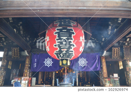六角堂佛壇前（長法寺） 102926974