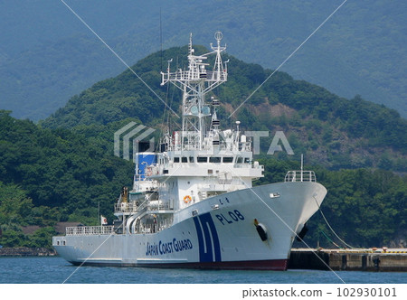 Patrol ship PL08 "Tosa" at anchor 102930101
