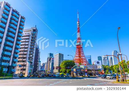 Tokyo cityscape in Japan Consecutive midsummer days... Beware of heat stroke. Foreign tourists are also one after another … Seeing Tokyo Tower etc. = 18th 102930144