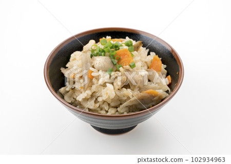 Chicken and burdock cooked rice 102934963