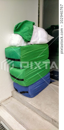 linen delivery linen delivery 102940767