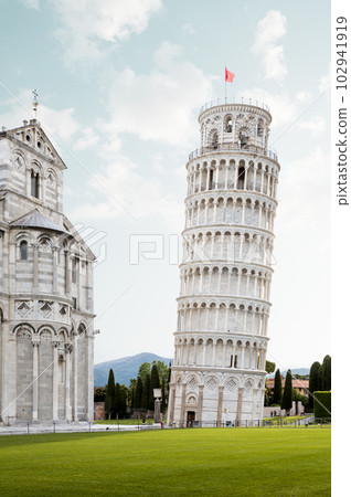 Leaning tower of Pisa in Tuscany, Italy 102941919
