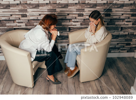 Friendly support in difficult time, comforting through heavy loss 102948089