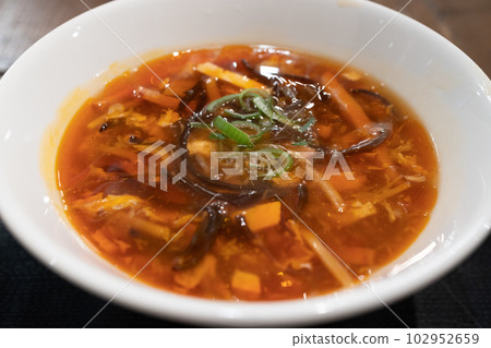 好吃的酸辣湯麵 102952659