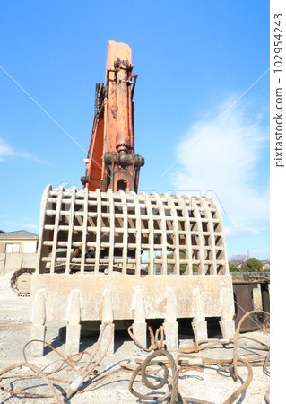 帶骨架鬥的液壓挖掘機 102954243