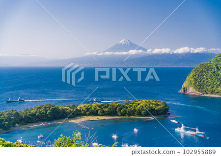 富士と海 海から眺めた富士山 | GANREF