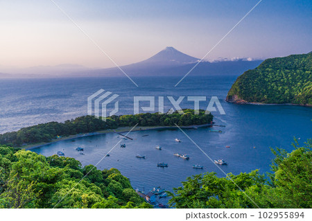 富士と海 海から眺めた富士山 | GANREF
