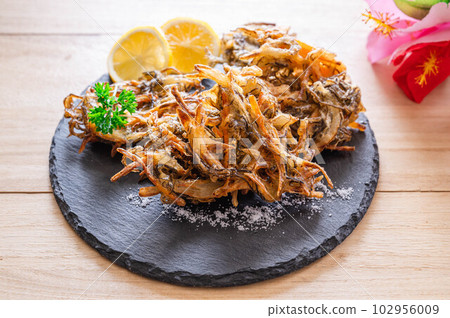Okinawan Cuisine Mozuku Tempura 102956009