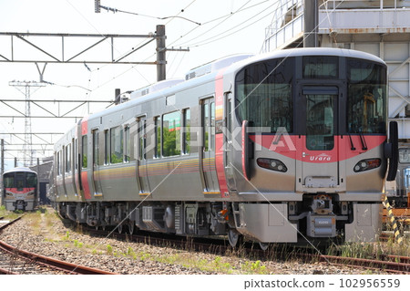 Sanyo Main Line 227 series train (Okayama area) 102956559