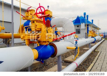 Type of gas distribution station for pumping natural gas. Territory of modern industrial facility 102959169