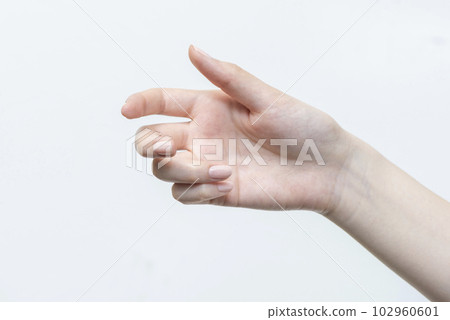 女人的手拿著東西 102960601