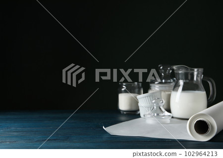 Concept of accessories for cooking and baking - baking paper 102964213