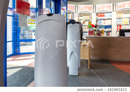 Scanner entrance gate for prevent theft in the shop 102965823