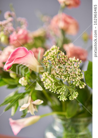 Bouquet 001. Finished flower arrangement in a vase for home. Flowers bunch, set for interior. Fresh cut flowers for decoration home. European floral shop. Delivery fresh cut flower. Bouquet 001. Finished flower arrangement in a vase for home. Flowers bunch, set for interior. Fresh cut flowers for decoration home. European floral shop. Delivery fresh cut flower. 102968465