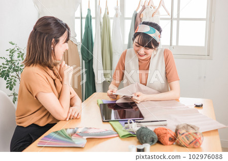 時尚服裝造型師時裝設計師色彩協調員 102976088