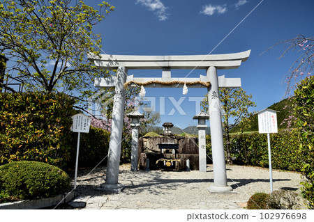 Ubuta Shrine (Kumano Hongu Taisha) [Hongu Town, Tanabe City, Wakayama Prefecture] 102976698