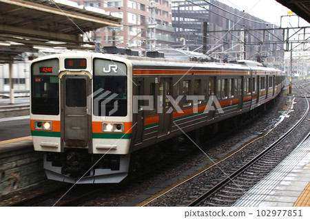 兩毛線211系列（6節車廂：小山⇔高崎） 102977851