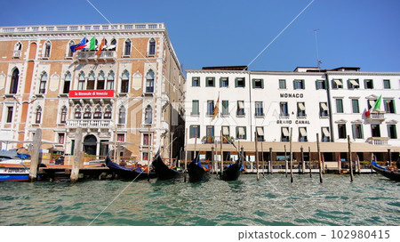 乘坐貢多拉漫步水城_2 102980415