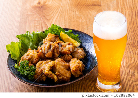 啤酒和炸雞 102982064