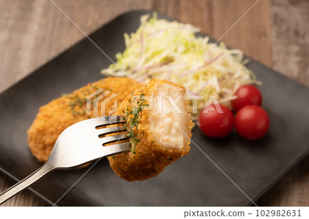 Crab cream croquette 102982631
