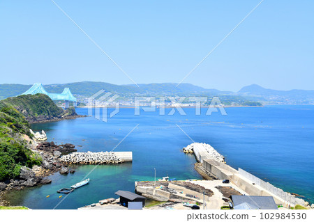 從平戶島（生月橋）眺望生月島（長崎縣平戶市）[2023.5] 102984530