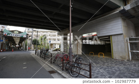 南海鐵道南海線、高野線岸之裡玉出站多摩口、玉出本通商店街 南海鐵道南海線、高野線岸之裡玉出站多摩口、玉出本通商店街 102987779