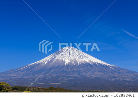Shizuoka _ Superb view of Mt. Fuji with a view of Kengamine 102988461