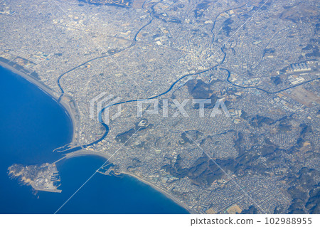 神奈川_從空中看到的江之島和鎌倉的風景 102988955