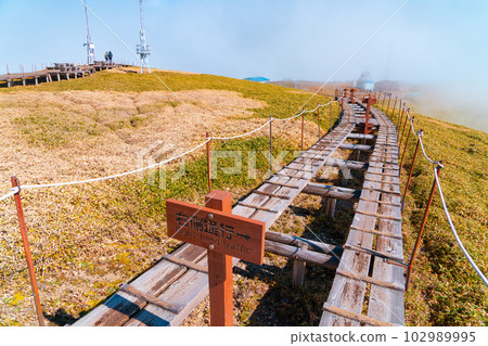 【日本名山100】劍山山頂、平家馬場、雲海三好市、美馬市、德島縣中區中町 【日本名山100】劍山山頂、平家馬場、雲海三好市、美馬市、德島縣中區中町 102989995