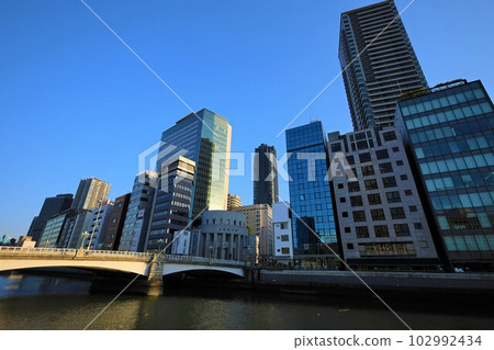 Walking around Nakanoshima, Osaka, from Watanabebashi to Temmabashi 102992434