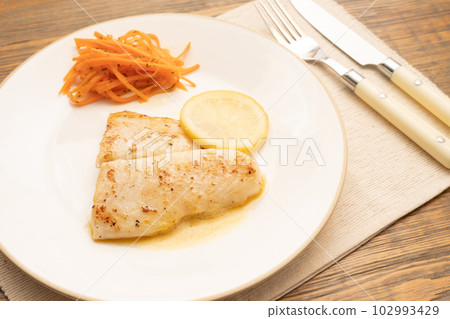 白魚 meuniere (pangasius) 白魚 meuniere (pangasius) 102993429