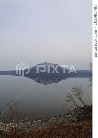 The view of Mirror Lake, Lake Shikotsu, Hokkaido in spring 102993495