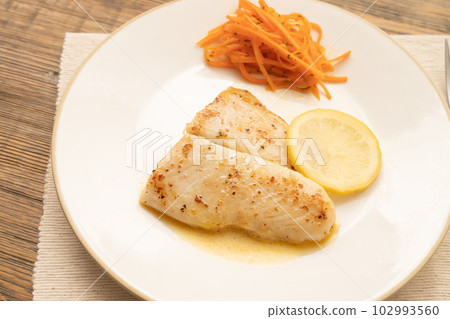 White fish meuniere (pangasius) 102993560