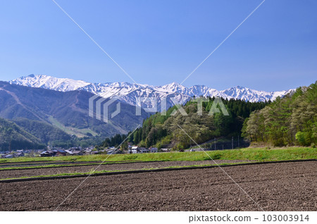 Northern Alps seen from Hakuba Village Northern Alps seen from Hakuba Village 103003914