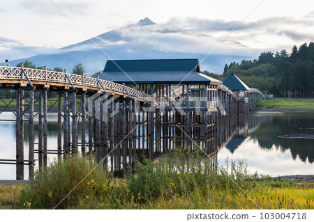 Aomori Tsuru no Maibashi 103004718