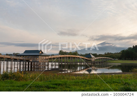 Aomori Tsuru no Maibashi 103004724