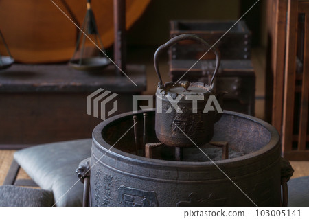 Old-fashioned wooden architecture 103005141