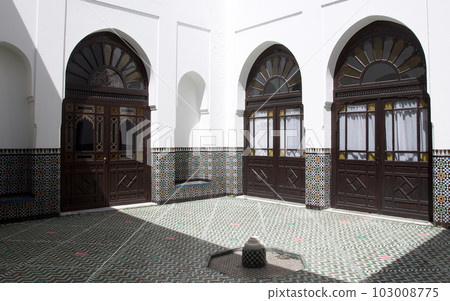 The Grand Mosque de Paris, an Islamic temple mosque on Rue Mouffetard in the 5th arrondissement of Paris The Grand Mosque de Paris, an Islamic temple mosque on Rue Mouffetard in the 5th arrondissement of Paris 103008775