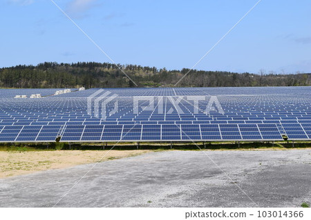 很多太陽能電池板 很多太陽能電池板 103014366