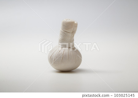 Herbal compress balls for Thai massage and spa treatment 103025145