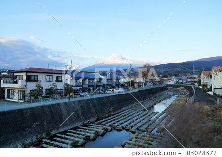 Scenery from the train window from the Gakunan Railway Mt. Fuji and the residential area Scenery from the train window from the Gakunan Railway Mt. Fuji and the residential area 103028372