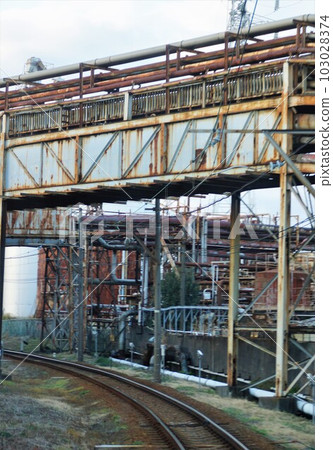 學南鐵道工廠一帶車窗外的風景(黃昏) 學南鐵道工廠一帶車窗外的風景(黃昏) 103028374