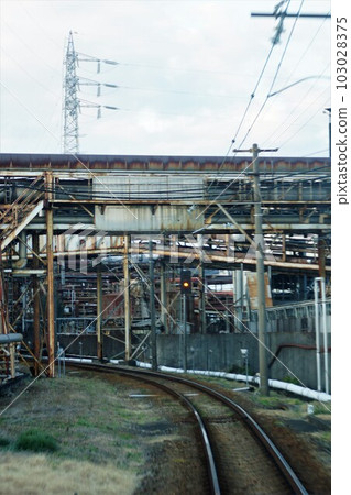 學南鐵道工廠一帶車窗外的風景（黃昏） 103028375