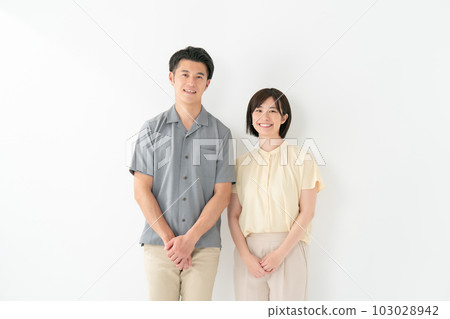 Couple Middle 103028942