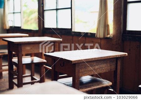 茨城縣岱子町舊上岡小學的課桌 茨城縣岱子町舊上岡小學的課桌 103029066
