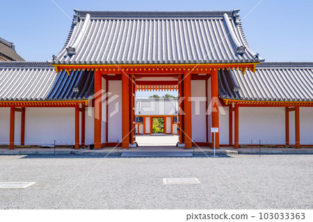 京都御所(2023年春)從月甲獸看日華門 京都御所(2023年春)從月甲獸看日華門 103033363