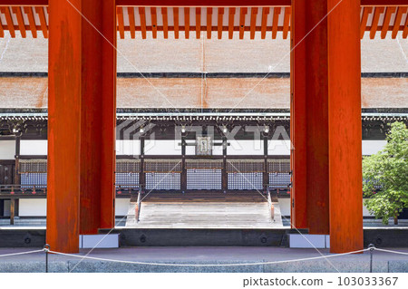 京都御所（2023 年春）從城明門眺望紫心殿 103033367