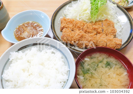 Pork belly pork cutlet set meal Pork belly pork cutlet set meal 103034392